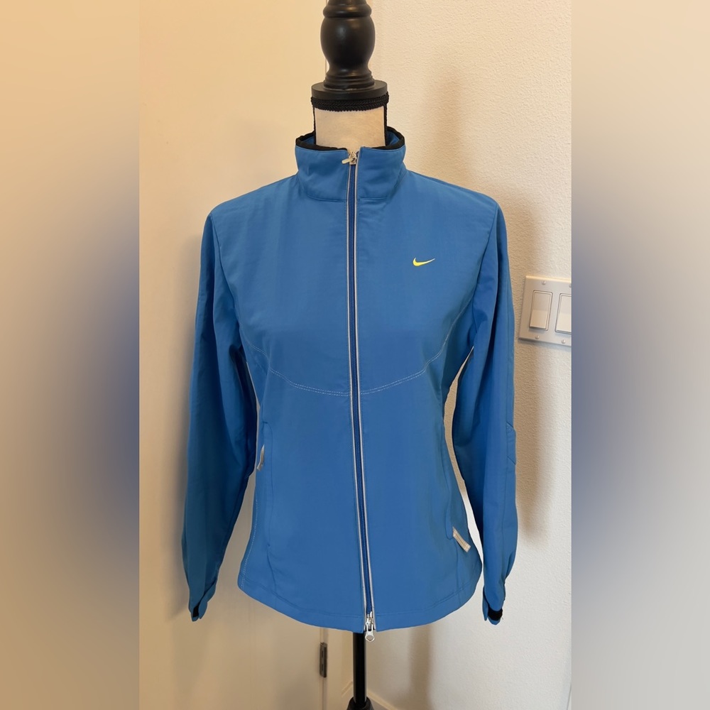 Preowned beautiful blue Nike sphere pro athletic jacket size M 8-10